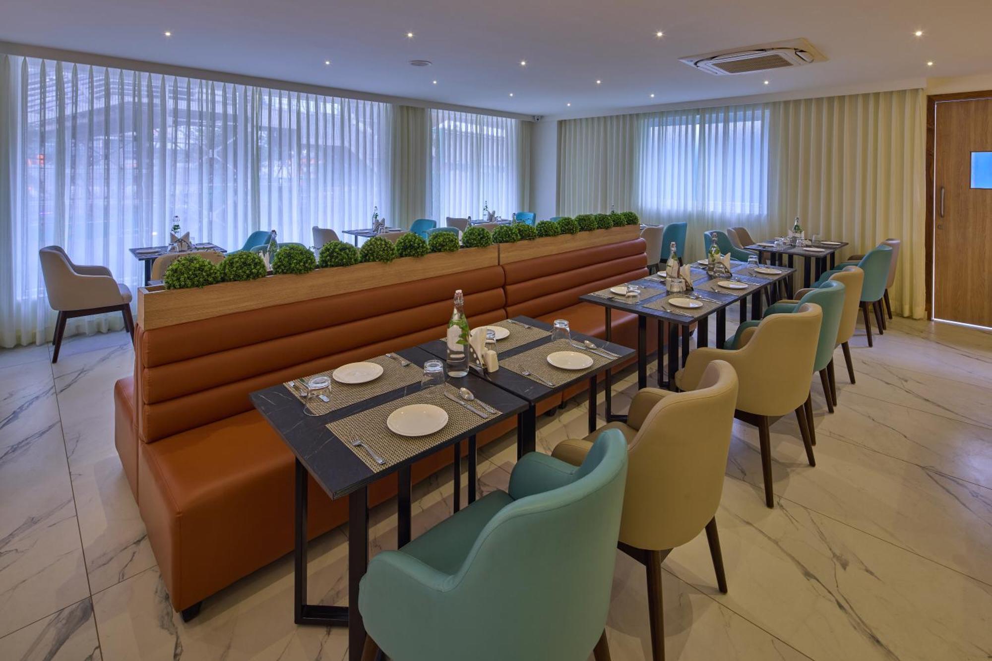 Grand Continent Hebbal A Sarovar Portico Affiliate Hotel Bengaluru Zewnętrze zdjęcie