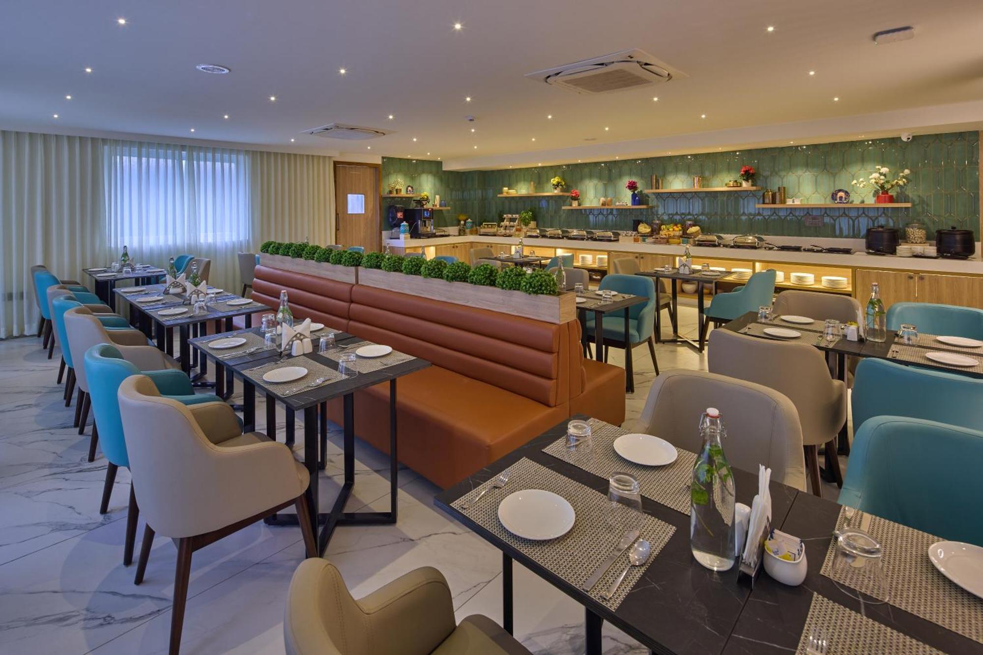Grand Continent Hebbal A Sarovar Portico Affiliate Hotel Bengaluru Zewnętrze zdjęcie