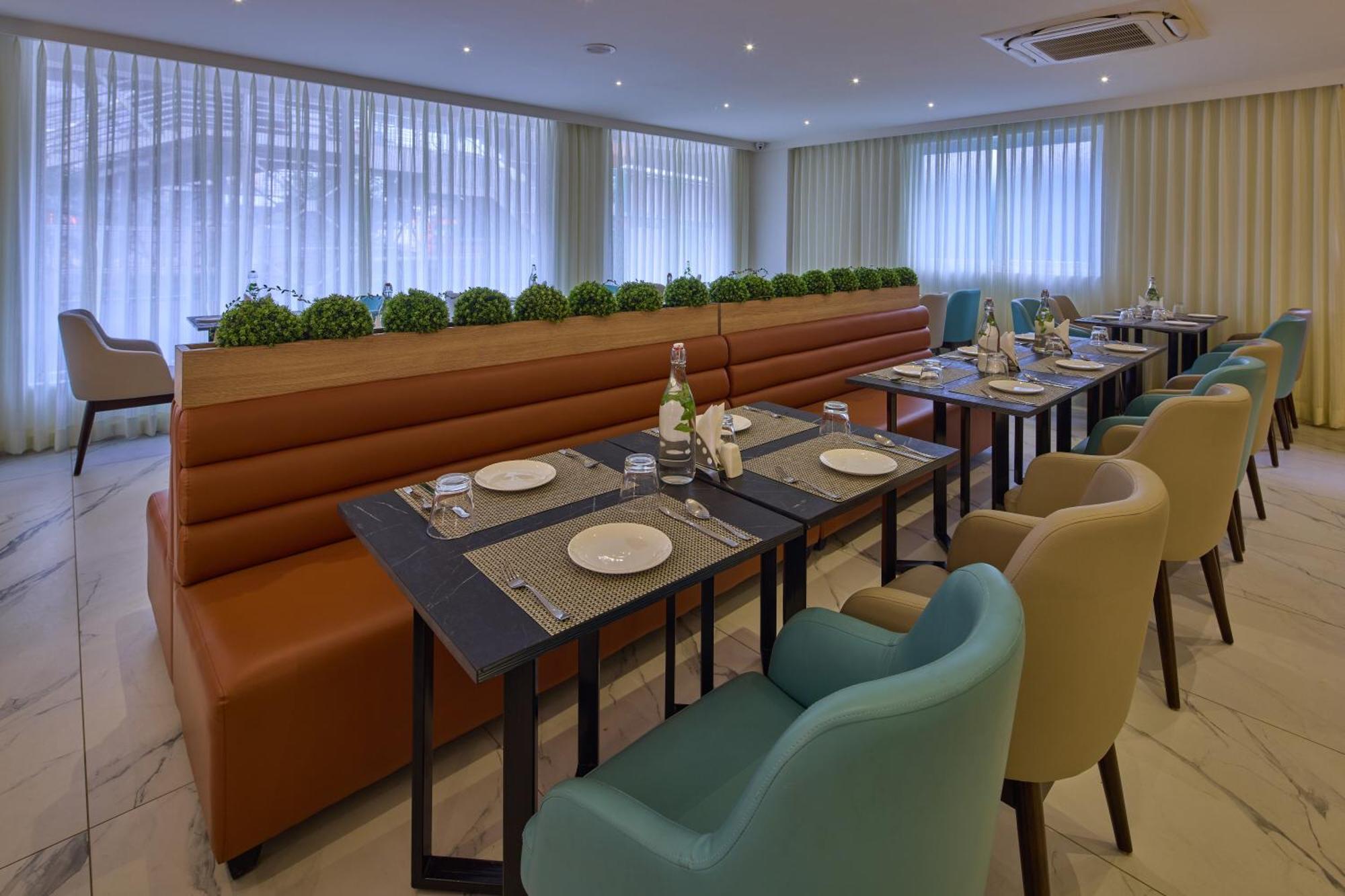 Grand Continent Hebbal A Sarovar Portico Affiliate Hotel Bengaluru Zewnętrze zdjęcie